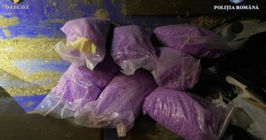 Stire din Eveniment : Captură record de Ecstasy în România! Polițiștii au depistat peste 230.000 de comprimate