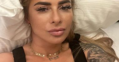 Stire din Diverse : FOTO. Anamaria Prodan s-a ținut de cuvânt! Cu ce a acoperit tatuajul cu chipul lui Laurențiu Reghecampf