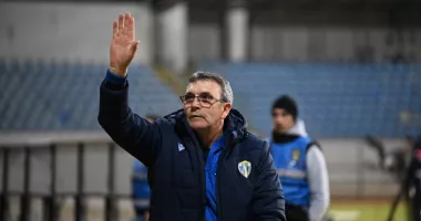 Stire din Sport : Petrolul Ploiești s-a despărțit de antrenorul Eugen Neagoe