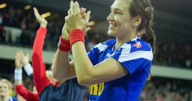 Stire din Sport : Handbal: Cristina Neagu a fost desemnată cea mai bună handbalistă din lume în 2015