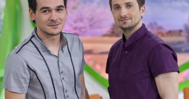 Stire din Monden : CUPLU BOMBĂ! Cu cine se iubește Răzvan de la "Neatza"