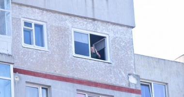 Un bloc întreg din Constanța, terorizat  de un bărbat! Poliția: "Nu există plângeri" - 5