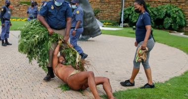 Stire din Actualitate : „Regele Khoisan” din Africa de Sud, arestat după ce a crescut canabis lângă palatul prezidențial