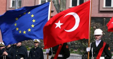 Stire din Actualitate : Negocierile de aderare a Turciei la UE, foarte aproape de a fi suspendate