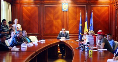 Stire din Politică-Administrație : Negocieri eșuate  între primarul Radu Mazăre  și sindicaliștii greviști