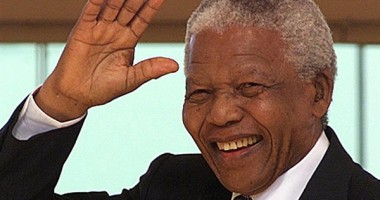 Stire din Sport : Drogba și Eboue ar putea fi sancționați pentru că i-au adus un omagiu lui Nelson Mandela