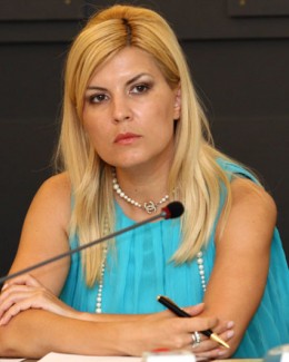 Stire din Politică-Administrație : Elena Udrea, favorită  în cursa pentru candidatul dreptei la prezidențiale