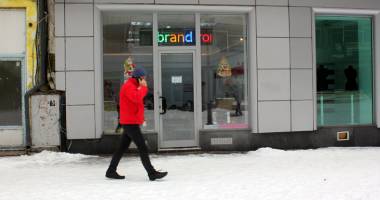Nesimțire maximă! Agenții economici doi bani nu dau pe deszăpezirea trotuarelor - 3