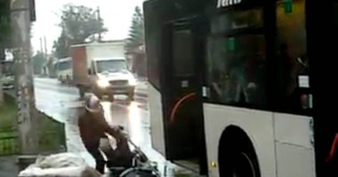 Stire din Fun : Vezi aici cum o româncă este subiect de amuzament pe internet! Iată ce a făcut / Video