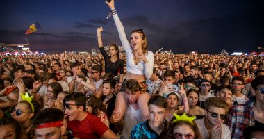 NEVERSEA. Prețuri cu reducere pentru candidații care au luat Bacul
