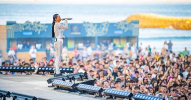 Stire din Cultură-Educație : Peste 62.000 de oameni din țară și din străinătate au trecut pragul festivalului Neversea în prima zi