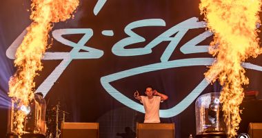 Galerie foto-video / NEVERSEA 2019. Zeci de mii de festivalieri și show-uri incendiare, în prima zi - 3
