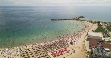 Stire din Eveniment : UPDATE: Cinci persoane în pericol de înec în Mangalia. Au intervenit salvatorii SMURD