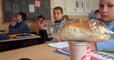 Stire din Economie : Programul laptele și cornul / Continuă verificările la Constanța