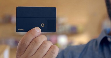 Stire din Tehnologie : Sfârșitul cardurilor bancare. O INVENȚIE inedită, numită Coin!