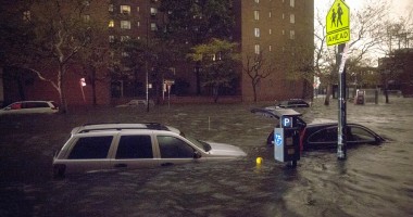 Galerie foto/ Imagini incredibile din New York-ul lovit de uraganul Sandy - 11