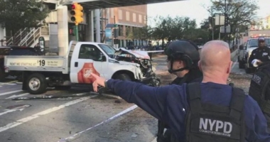 GALERIE FOTO / ATAC SÂNGEROS la New York. Un bărbat a intrat cu camionul în trecători: 8 morți și numeroși răniți - 7