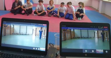 Stire din Sport : Nici virusul nu-i opreşte! Campionatul Naţional, „încălzire” pentru Balcaniada de Kung-Fu online