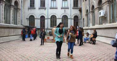 Stire din Cultură-Educație : Nicio zi  fără isprăvile mirciștilor:  eseu premiat  în Japonia