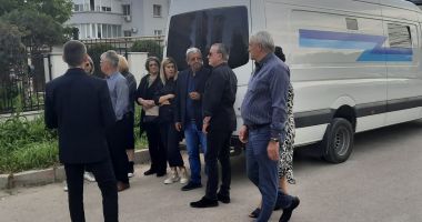 Galerie foto. Mama fraților Mazăre, înmormântată azi. RADU și ALEXANDRU, aduși sub escortă de la penitenciar - 23