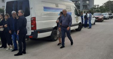 Galerie foto. Mama fraților Mazăre, înmormântată azi. RADU și ALEXANDRU, aduși sub escortă de la penitenciar - 24