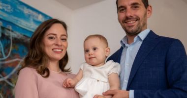 Stire din Actualitate : Nicolae al României este din nou tată. Băieţelul poartă prenumele străbunicului său Mihai, regele României