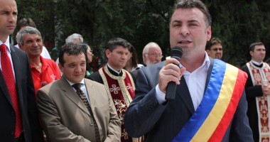 Primarul Nicolae Matei și năvodărenii au sărbătorit Ziua Eroilor și Înălțarea Domnului - 5