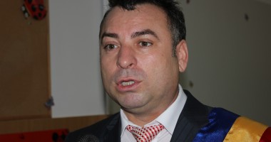 Primarul suspendat al Năvodariului, Nicolae Matei, rămâne după gratii