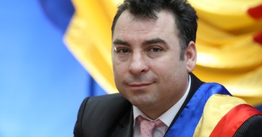 Stire din Eveniment : Primarul Nicolae Matei, trimis în judecată pentru dare de mită