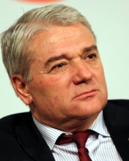 Stire din Politică-Administrație : Nicolae Moga a pierdut funcția de vicepreședinte al Senatului