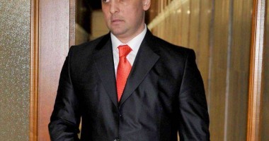 Stire din Politică-Administrație : Minoritățile pun condiții pentru investirea Guvernului Ungureanu