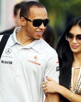 Stire din Monden : Nicole Scherzinger și Lewis Hamilton s-au despărțit după patru ani de relație!