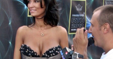 Stire din Monden : Nicoleta Luciu a primit o stea de ziua ei