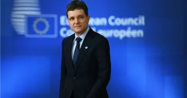 Stire din Politică-Administrație : Nicușor Dan participă astăzi la reuniunea informală a Consiliului European