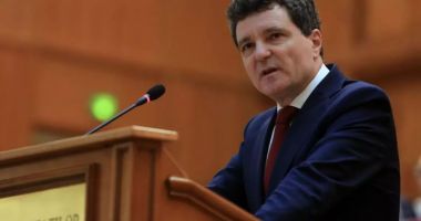 Stire din Politică-Administrație : Președintele Nicușor Dan începe azi discuțiile cu partidele parlamentare