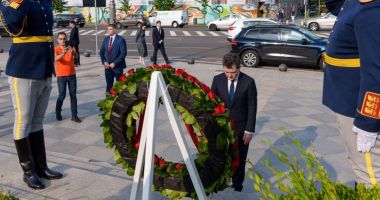 Stire din Actualitate : Nicuşor Dan a depus coroane de flori în memoria victimelor Mineriadei din 1990