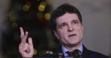 Stire din Politică-Administrație : Nicuşor Dan nu îşi asumă responsabilitatea pentru niciun cont de pe reţelele sociale, în afară de cele oficiale