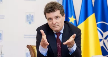Stire din Politică-Administrație : Stabilitatea guvernamentală, tema principală a noilor consultări de la Palatul Cotroceni