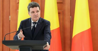 Stire din Politică-Administrație : Consultări la Cotroceni/ Nicușor Dan a chemat partidele la consultări pentru formarea noului guvern