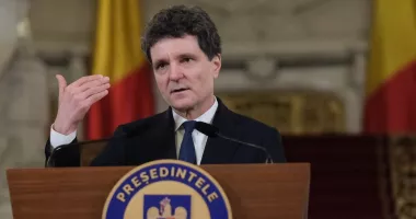Stire din Politică-Administrație : Prima reacţie a lui Nicușor Dan după ce guvernul Bolojan a picat