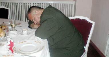 Cât mai poți dormi liniștit? - 1
