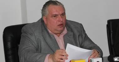 Stire din Politică-Administrație : Nicușor Constantinescu, ATAC LA Victor Ponta