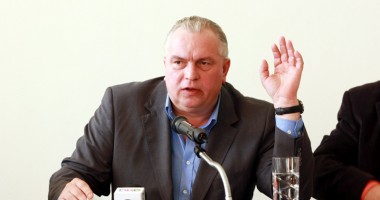 Stire din Eveniment : Procurorii cer un nou mandat de arestare pentru Nicușor Constantinescu
