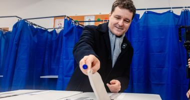 Stire din Politică-Administrație : Alegeri București/ Președintele Nicușor Dan: „De mult nu am mai votat pe altcineva în afară de mine”