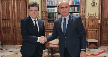 Stire din Politică-Administrație : Nicușor Dan îl desemnează astăzi pe Ilie Bolojan în funcția de premier