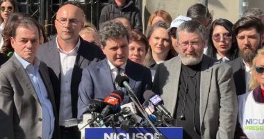 Stire din Politică-Administrație : Nicușor Dan și-a depus candidatura la alegerile prezidențiale: "Românii își doresc o schimbare"