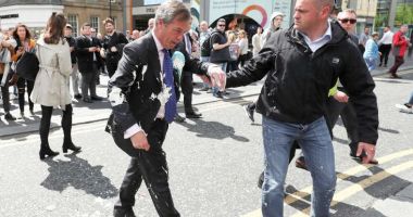 Stire din Actualitate : Nigel Farage, "atacat" cu un… milkshake