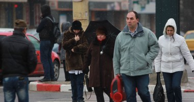 Stire din Social : Foto. Ninge slab, la Constanța