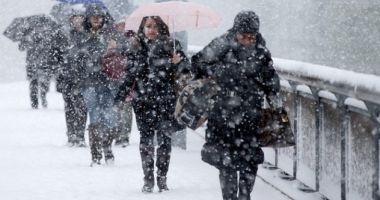 ANM a emis o nouă informare de polei și ninsori. Zonele în care vântul va atinge 65 km/h