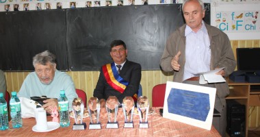 Fostul senator Gheorghe Dumitrașcu, cetățean de onoare al satului Nisipari - 2